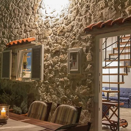 House-apartment * Tribunj (Sibenik-Knin)