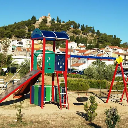 House-apartment Tribunj (Sibenik-Knin)