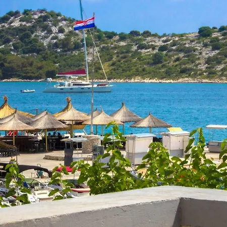 House-apartment アパート *