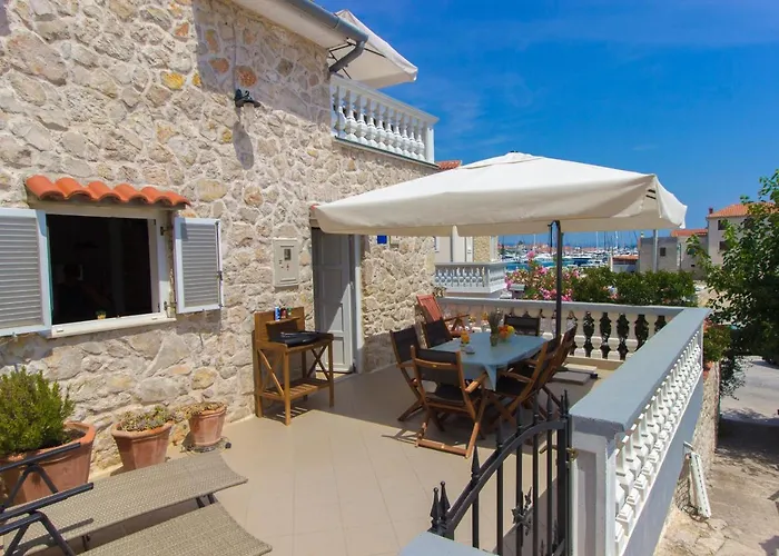 House-apartment דירה Tribalj